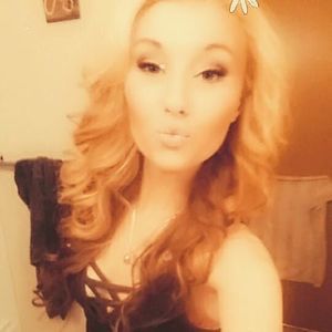 Meet your Posher, Nikki